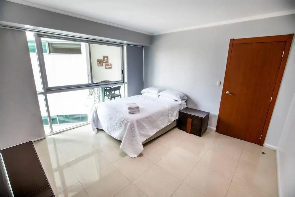 公寓 Suite Vista Al Rio Con Balcon En Puerto Santa Ana 瓜亚基尔
