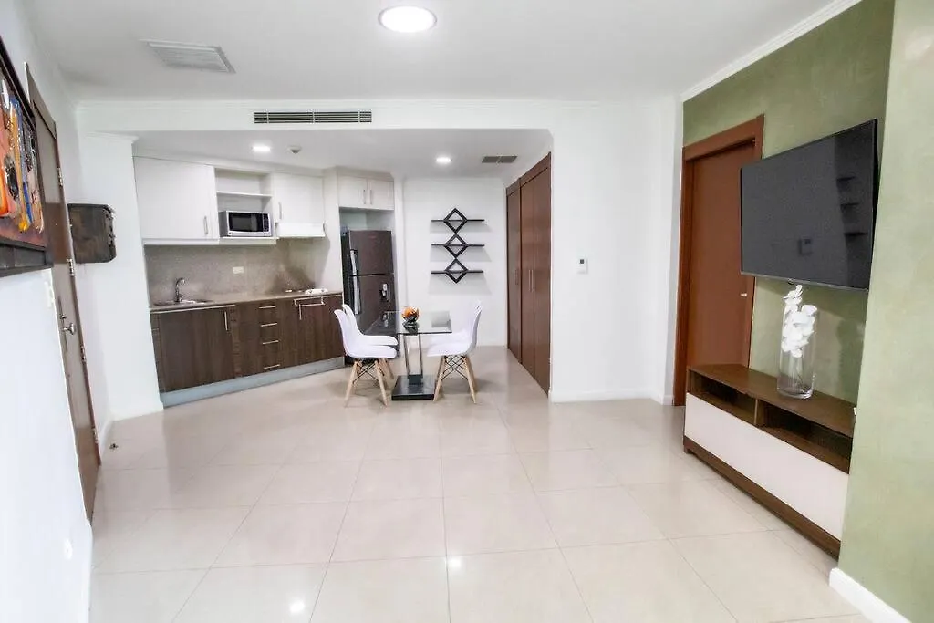 Suite Vista Al Rio Con Balcon En Puerto Santa Ana 瓜亚基尔 0*,