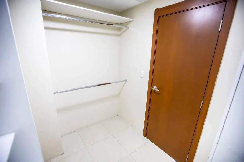 Suite Vista Al Rio Con Balcon En Puerto Santa Ana 瓜亚基尔 公寓